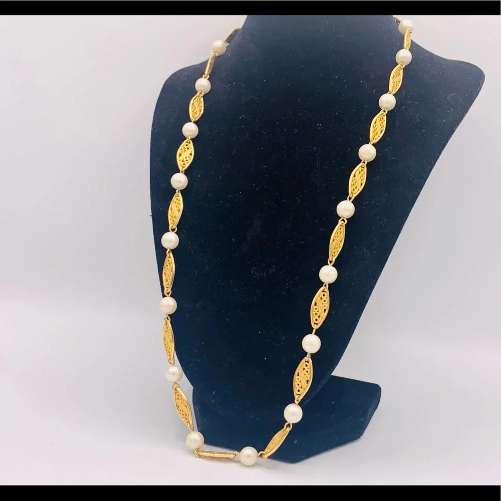 Vintage filigree gold chain necklace faux pearl beads 24” - Picture 4 of 8